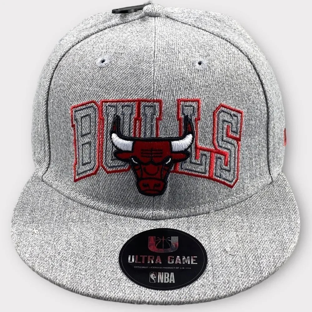 New CHCAGO BULLS Ultra Game Snapback Baseball Hat Cap Grey Red‎ Adjustable Adult